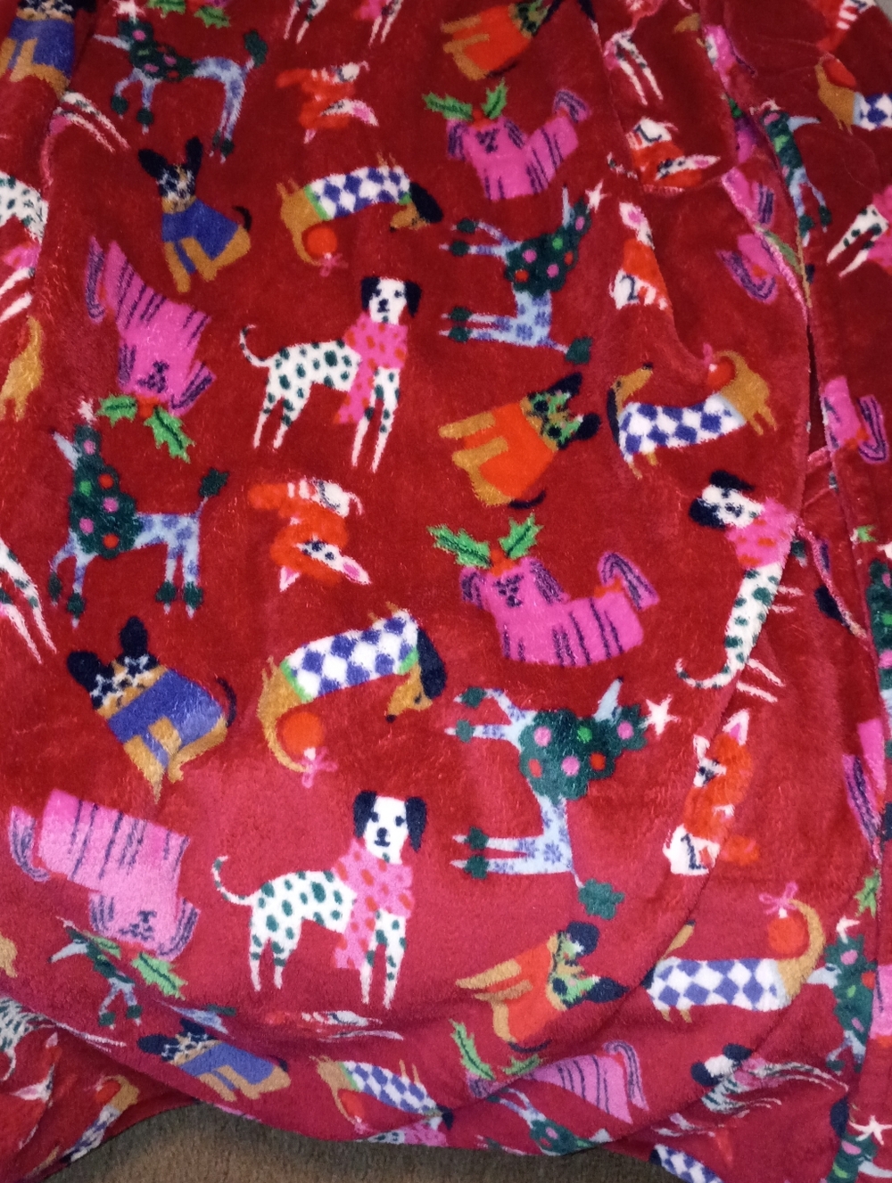 Vera Bradley Red Fuzzy Holiday Animal Print Robe - Picture 2 of 2